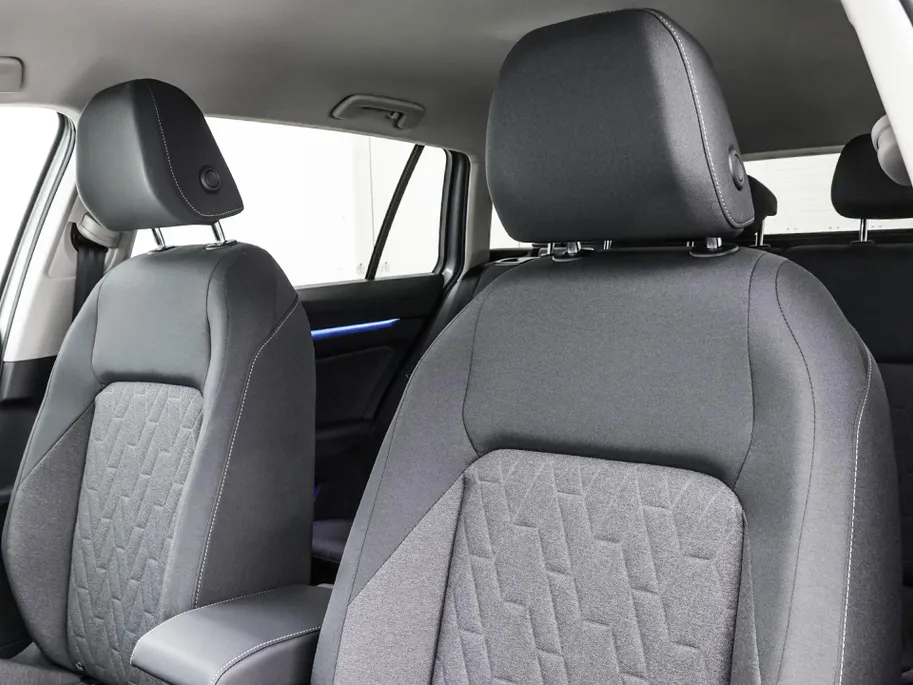 Volkswagen Golf variant Life Edition 1.5 eTSI 116 pk 7 versn. DSG · Achteruitrijcamera · draadloze telefoonlader · Prijs is inclusief inruilpremie · MEGA SALE