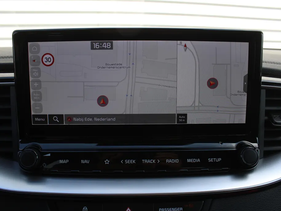 Kia Ceed 1.0 T-GDi DynamicPlusLine | Stuur-/stoelverwarming | Camera | Draadloos laden | LED | Dodehoek detectie | 16' LM |
