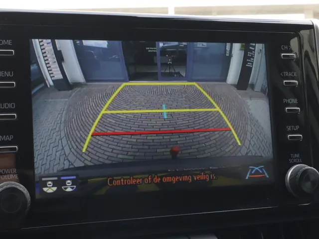 Toyota RAV4 2.5 Hybrid AWD Style | Trekhaak | PDC v/a | Stuur/stoel verwarm.