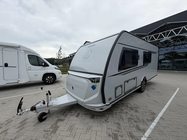 Knaus Sudwind Black Selection
