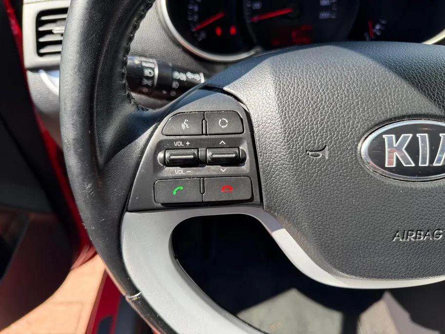 Kia Picanto 1.0 DynamicLine | Dealer onderhouden |Climate control & cruise control | Bluetooth | Lichtmetalen velgen | Metallic lak | Fabrieksgarantie | NAP