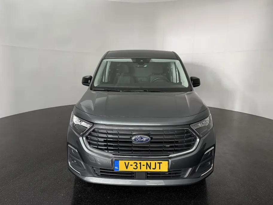 Ford Transit Connect 1.5 EcoBoost PHEV L2 Limited met o.a. een achteruitrijcamera, adaptieve cruise control, dodehoekdetectie en een trekhaak