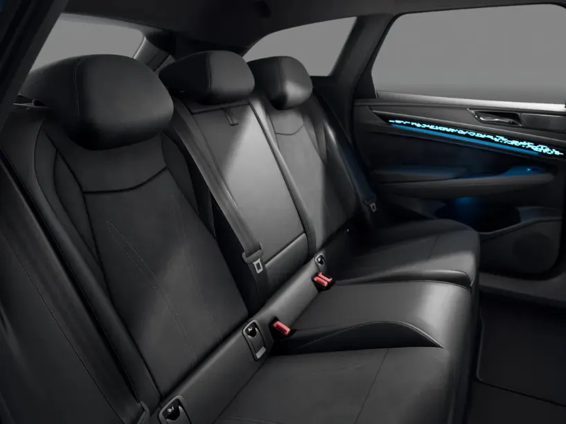 Volkswagen ID.7 Limited Edition 59 kWh accu, 204 PK · Achteruitrijcamera · Sfeerverlichting ·