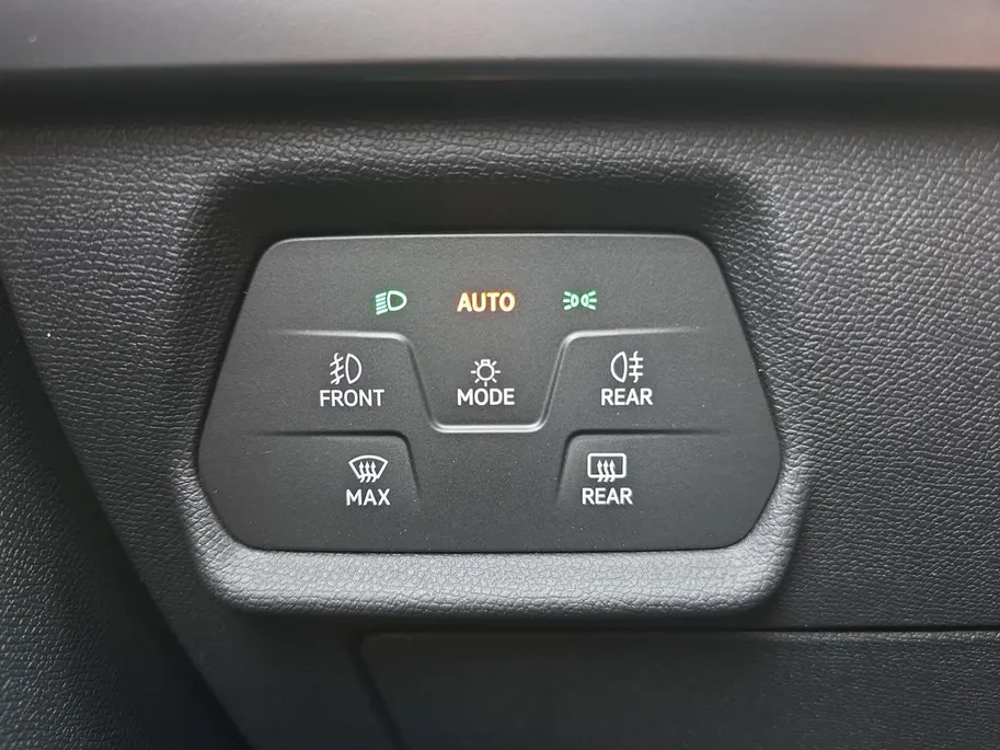 CUPRA Formentor 1.5 TSI e-Hybrid Business 204Pk | Panoramadak | Elektr. Trekhaak | Stoelverwarming | Elektr. Achterklep | Matrix Led koplampen | Virtual Cockpit | Fabrieksgarantie |