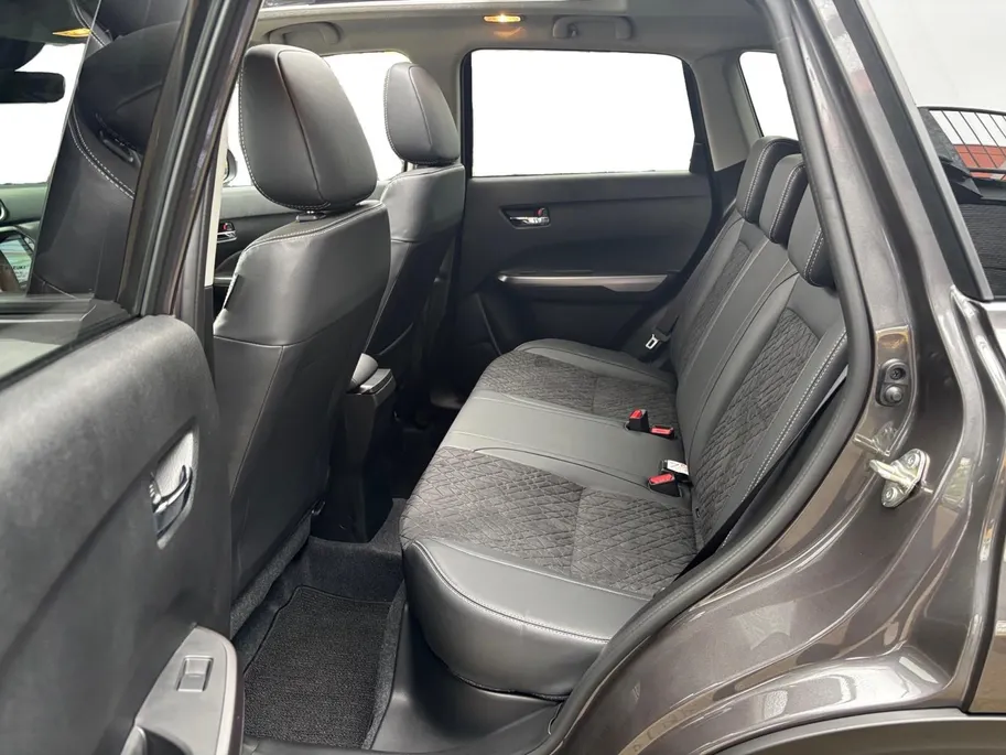 Suzuki Vitara 1.4 Boosterjet Smart Hybrid Style | €2200.- korting | Hoge instap | Navigatie | Half leer | Camera