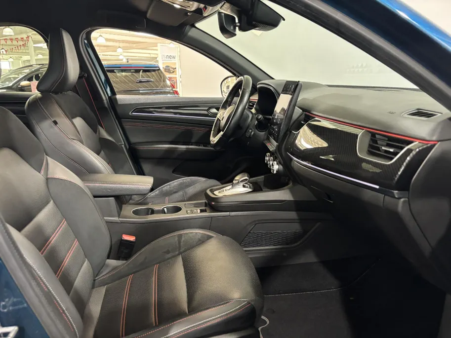 Renault Arkana 145PK E-Tech Hybrid R.S. Line Automaat | 9,3' Navi | Camera | Climate Control | Adaptive Cruise Control | Stoel + Stuurwiel verwarming | Apple CarPlay/Android Auto | Parkeersensoren | Lichtmetalen Velgen |