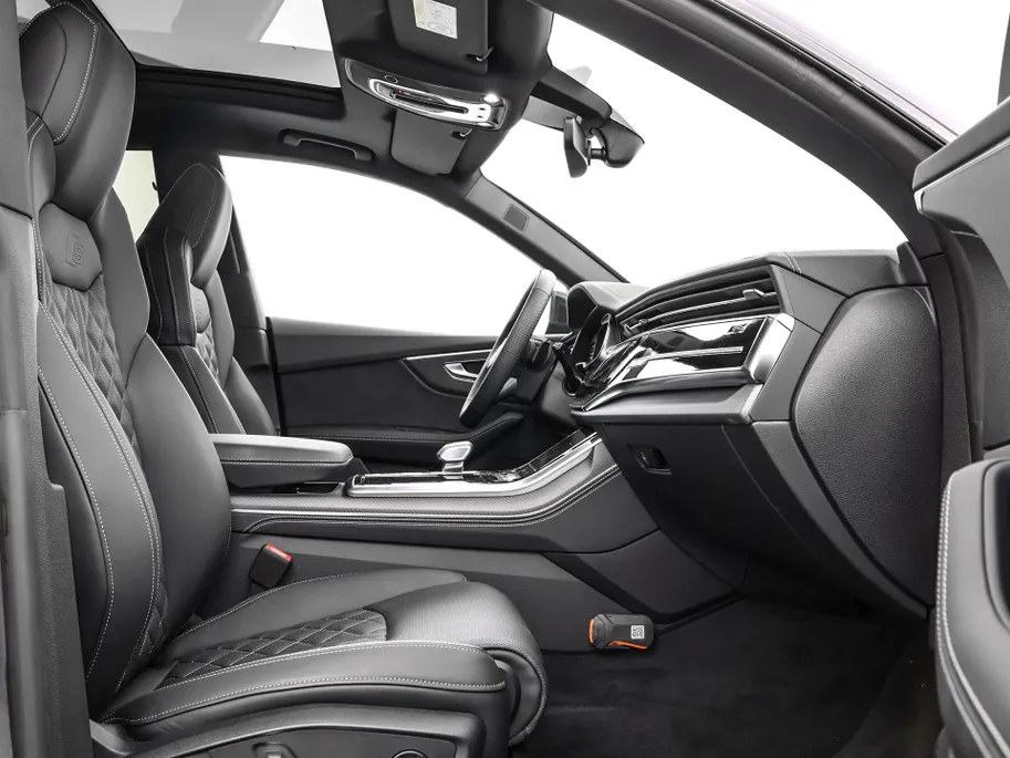 Audi Q8 55 TFSI e quattro Pro Line S 394 PK · 22' LM Velgen · Glazen panorama dak · B&O Premium 3D · Assist. plus, remote park · Stoelventilatie + Massage · Trekhaak · Servosluiting