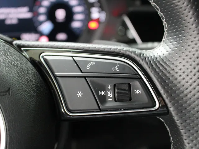 Audi A3 Sportback 35 TFSI S edition Navigatie | B&O Audio | 18' Velgen | Sportstuur |