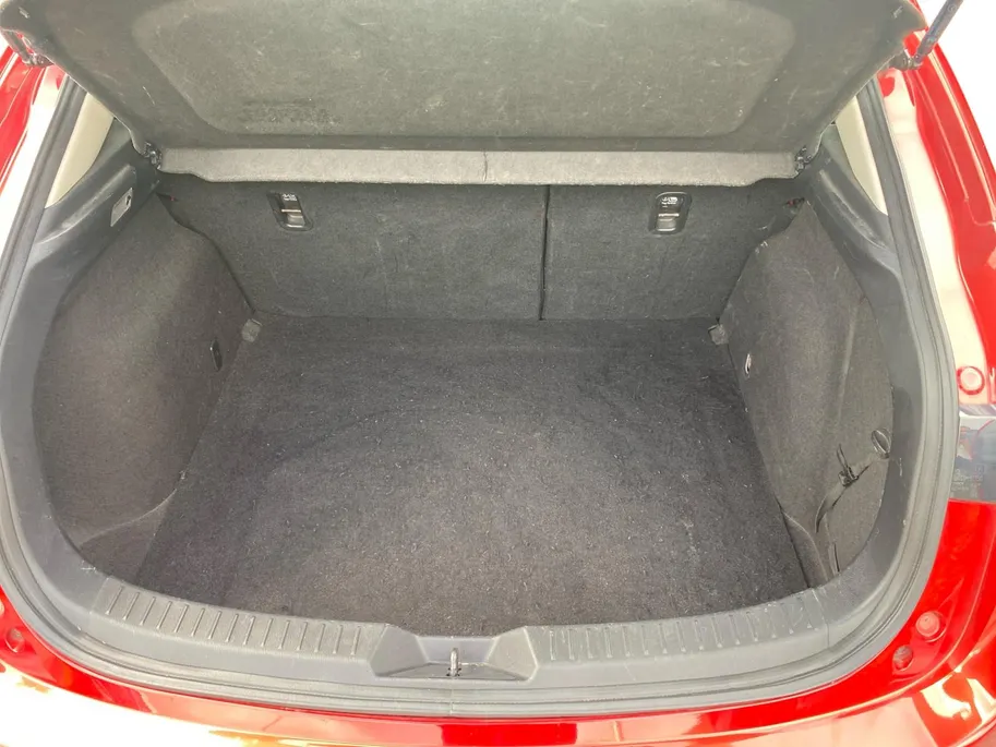 Mazda 3 2.0 Skylease Nederlandse auto | Navigatie | Trekhaak | Parkeersens | Cruise | etc.
