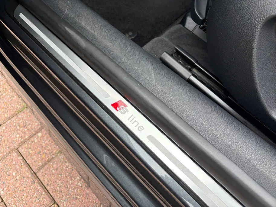 Audi A3 Cabriolet 1.4 TFSI CoD Sport Pro Line S *Automaat*Navigatie*Parkeersensoren*Climate Control*Cruise Control*Stoel/nekverwarming*All Season Banden*LM. Velgen*Zeer nette auto!