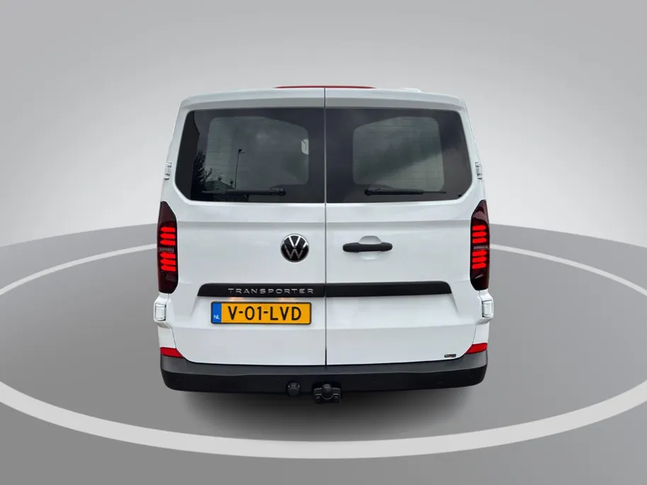 Volkswagen Bedrijfswagens Transporter 2.0TDi 110pk Bestelwagen L2 · Apple Carplay / Android Auto · Schuifdeur links en rechts · Trekhaak · Bijrijdersbank ·