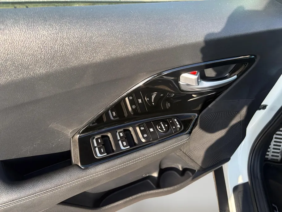 Kia Niro 1.6 GDi Hybrid DynamicPlusLine | Navi | Stoel- stuurverwarming | Climate control