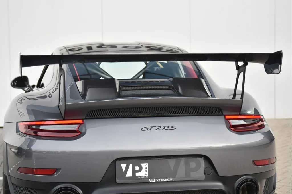 Porsche 911 GT2 RS 3.8