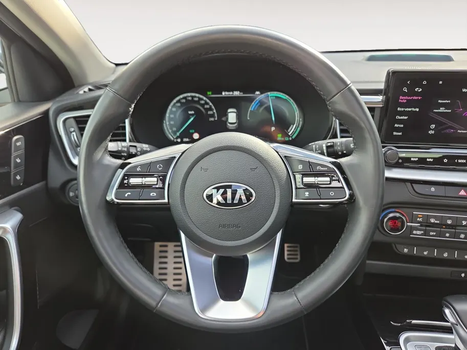 Kia XCeed 1.6i PHEV ExecutiveLine 1e Eigenaar | Dealer Onderhouden | Meest luxe uitvoering | Fabrieksgarantie | Stoelverwarming en Ventilatie | Carplay & Android | Camera | Dodehoek Detectie | Leder | Cruise Control Adaptief | Panorama Dak |