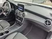 Mercedes-Benz GLA 180 Business Solution AMG AUTOMAAT | Trekhaak | Schuif/kanteldak | Navigatie | Camera | AMG-styling | Climate | Sensoren | Apple Carplay/Android Auto | Cruise | Stoelverwarming