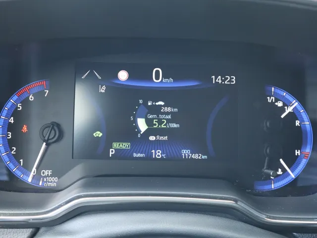 Toyota Corolla Touring Sports 1.8 Hybrid Dynamic Trekhaak | All Seasons | Carplay | Stoelverwarming