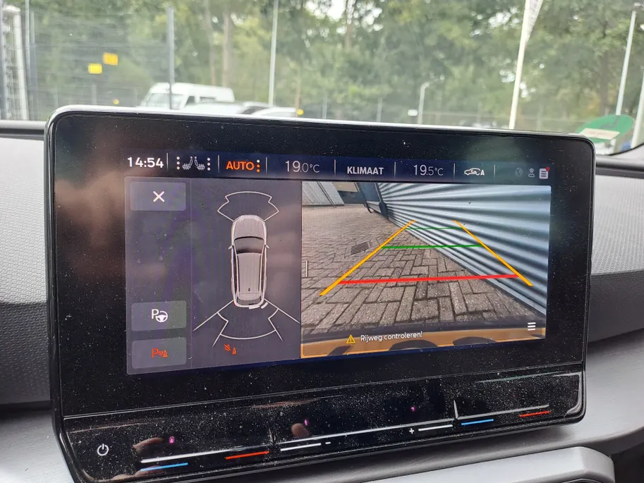 SEAT Leon Sportstourer 1.5 TSI FR Business Intense | Navigatiesysteem full map | Apple Carplay/Android Auto | Elektrisch bedienbare achterklep | Achteruitrijcamera | Stoel en Stuur Verwarming | Cruise control adaptief