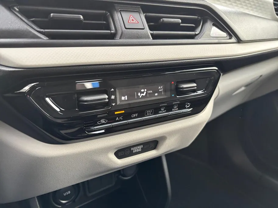 Suzuki Swift 1.2 Comfort | Actiekorting €2200,- | Beperkte Voorraad | Private Lease vanf €299,- | Led verlichting | Smart entry systeem | Apple Carplay & Android auto |