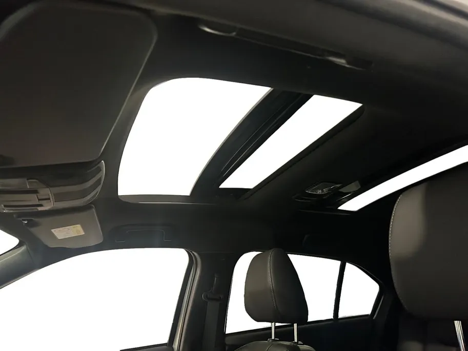 Mitsubishi Eclipse Cross 2.4 PHEV Prestige | All-Seasonbanden | Trekhaak + 13-Polige Stekker | Glazen schuif-/kanteldak |  Stoel- en stuurverwarming | Elektrisch verstelbare Voorstoelen   | Apple Carplay / Android Auto | Parkeersensoren Voor + Achter | Camera Achter | Cruise Cont