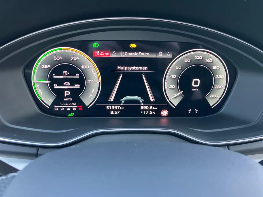 Audi Q5 Sportback 50 TFSIe 220kW/299PK S Line · Panoramadak · Camera · Apple/Android Car Play · Stoelverwarming · Drive select · Leder/stof
