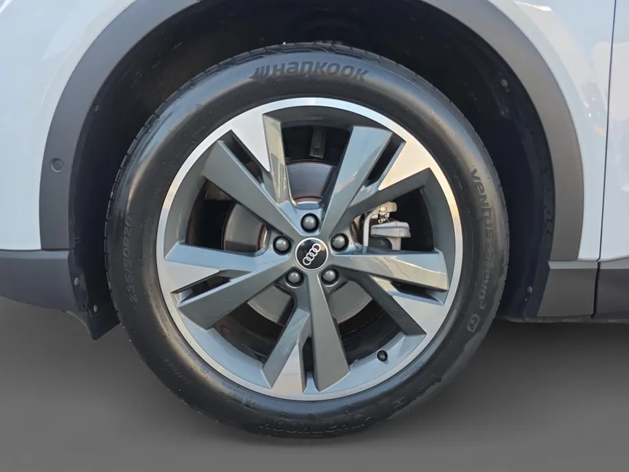 Audi Q4 e-tron 35 Launch edition Advanced 55 kWh | 1e Eigenaar | Dealer onderhouden | Android Auto/ Apple Carplay | Adaptieve Cruise Control | Dodehoekdetectie | Navigatie pack | 20'' velgen | 12 maanden garantie