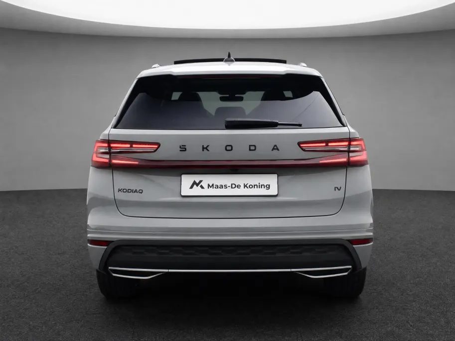 Škoda Kodiaq Sportline Business 1.5 TSI PHEV 150 kW / 204 PK | Elektrisch bedienbaar schuif-/kanteldak | Parkeer pakket | Trekhaak wegklapbaar | 2000,- inruilvoordeel