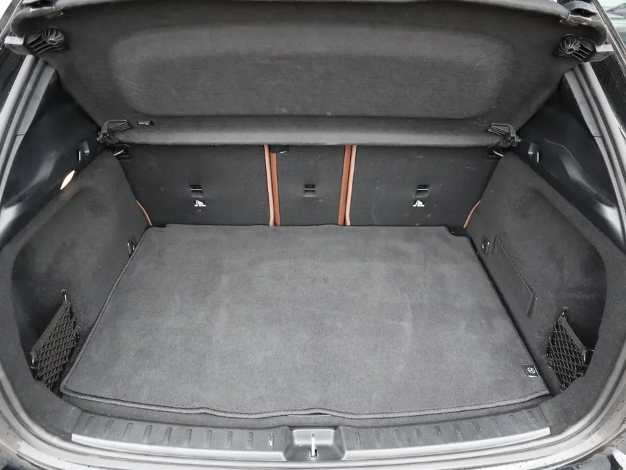 Mercedes-Benz GLA 180 AMG Line l Keyless l Achteruitrij camera l Stoelverwarming