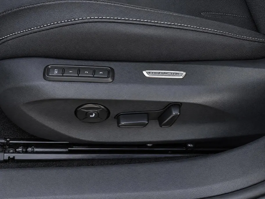 Volkswagen Passat Variant 1.5eHybrid 272PK R-Line Black Style Plus · Leder · Harman Kardon · Trekhaak ·  Alcantara hemelbekleding · 360°Camera + Parkeersensoren · Garantie t/m 21-01-2031 of 100.000km