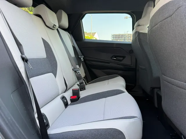 Nissan Micra 52 kWh Evolve NIEUW | 416km WLTP | Navigatie | H&K audio | App Connect | Pro Pilot | Keyless