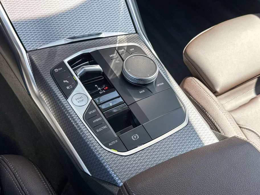 BMW 3 Serie Sedan 330e M Sport Edition