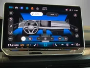 Volkswagen Golf 1.5 eTSI 150pk DSG R-Line · Apple/Android Car Play · Trekhaak ·  Camera + Parkeersensoren · Stoelverwarming · Garantie t/m 24-09-2030 of 100000km.