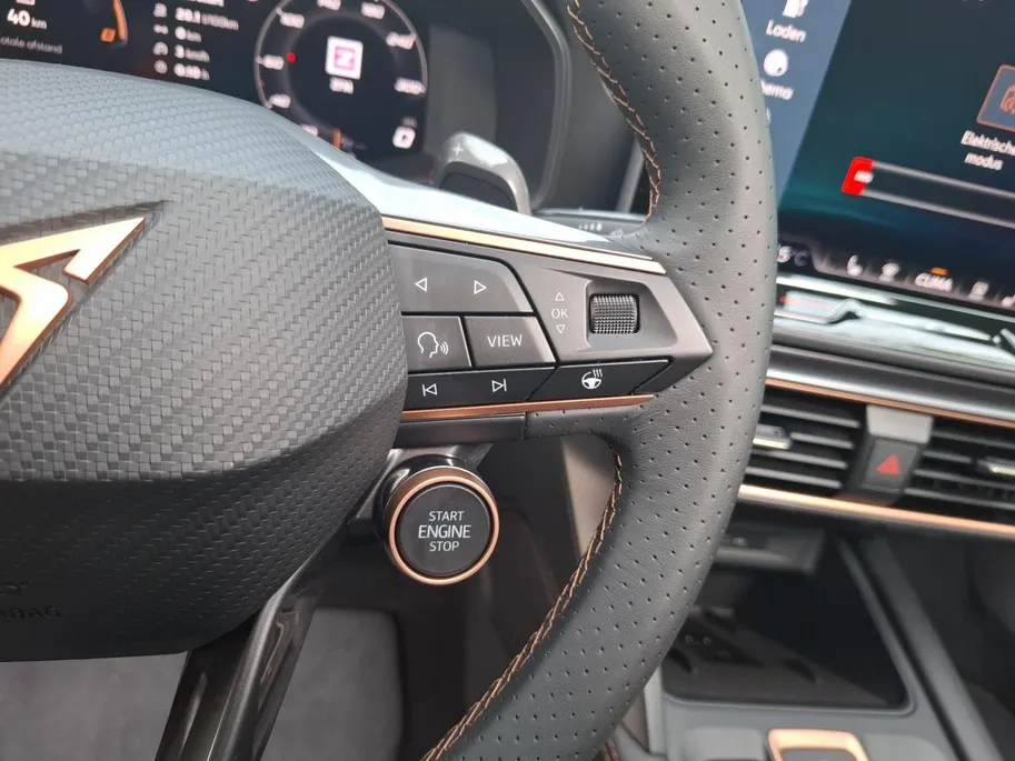 CUPRA Formentor 1.5 TSI e-Hybrid Business | NIEUWE AUTO | ELEKTRSICH WEGKLAPBARE TREKHAAK | STOEL & STUURVERWARMING | SCHUIFKANTELDAK |