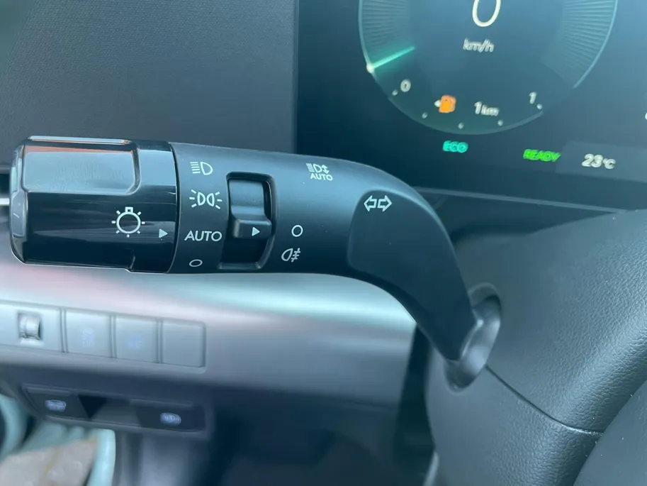 Hyundai Kona 1.6 GDI HEV Premium | Z&Z Topdeal! | Van € 42.295, nu voor € 36.795,- |