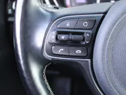 Kia e-Niro ExecutiveLine 64 kWh | Trekhaak | Stuur-/stoelverwarming + ventilatie | Leer | 17' LM | Cruise adapt. | Dodehoek detectie | LED | JBL audio |