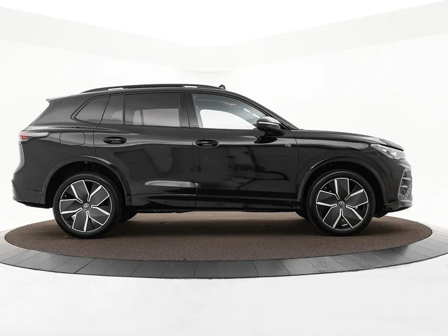 Volkswagen Tiguan R-Line Edition 1.5 eHybrid 204 PK 6 versn. DSG · Black Style Pakket · Panoramaschuif-kanteldak · Comfort Pakket Plus · Interieur Style Pakket · Prijs is inclusief inruilpremie ·