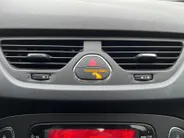 Opel Corsa 1.0 Turbo Edition | Mistlampen | Airco | lichtmetalen velgen 16' | Cruise Controle | buitenspiegels elektrisch verstelbaar | Hill Hold Functie | 12 maanden Bovag garantie |
