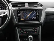 Volkswagen Tiguan 1.4 TSI eHybrid 245pk DSG Life Business · Camera · Inklap. Trekhaak · Stuur- & Stoelverwarming · Parkeerassistent · Apple/Android Car Play ·