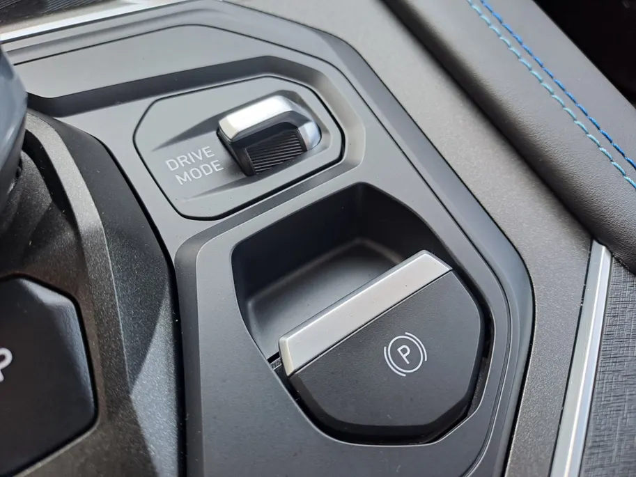 Lynk & Co 01 1.5 | Panoramadak | Navi | Trekhaak | Camera 360 | Climate Control | Automaat | SOH 92,4%