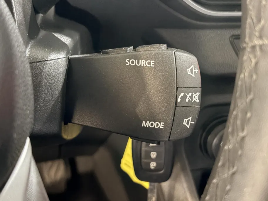 Dacia Sandero Stepway 100PK TCe 100 ECO-G Expression | 1e eigenaar | Trekhaak | Camera | Parkeersensoren | Apple CarPlay/Android Auto | Cruise Control | Licht & Regen Sensor |