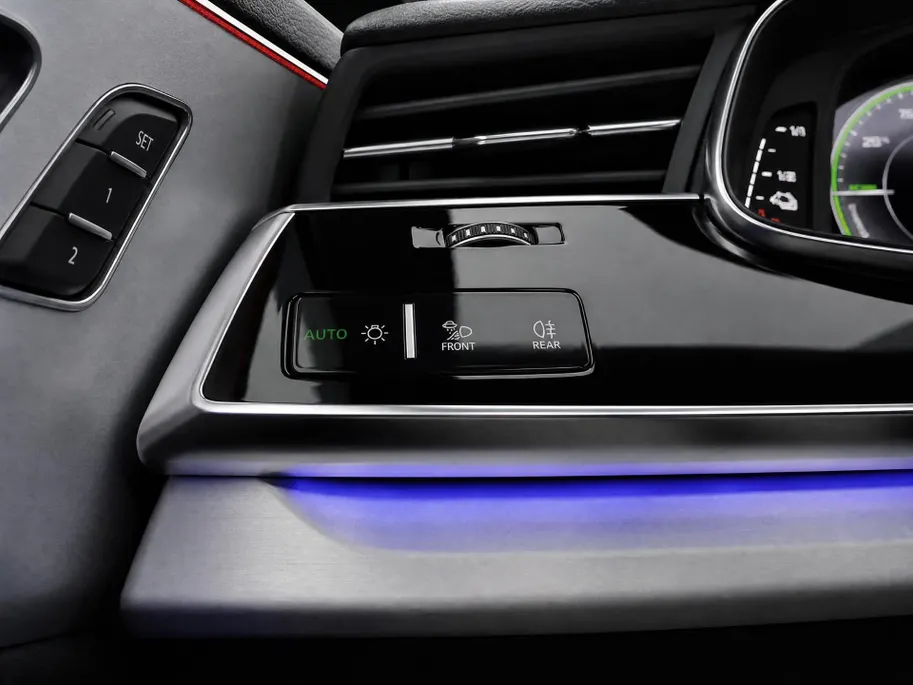 Audi Q7 55 TFSI e quattro Pro Line S 394 PK ·Leder bekleding · Assistentie. plus, remote park · Head-Up display · Glazen panorama dak · Bang & Olufsen