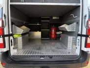 Renault Master T35 2.3 dCi 135 L3H2 Work Edition | Camper Edition | Motorsport Edition | Thule Omnistor Luifel | Airco in Leefruimte | TV | Koelkast | Magnetron | Volledig Bed | 2 Lederen Stoelen | DAB | LED Verlichting Leefruimte |