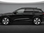 Audi Q6 e-tron S edition 83 kWh 252 PK · Glazen panoramadak · Trekhaak elek. wegklapbaar · Optiekpakket zwart