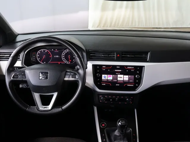 SEAT Arona 1.0 TSI Xcellence Business Intense | Stoelverwarming | Camera