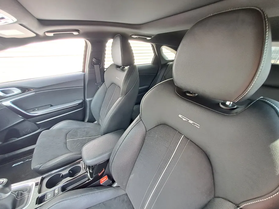 Kia ProCeed 1.0 T-GDI GT-Line | Navigatie | Elektr. schuif/kanteldak | Camera | Apple Carplay/Android Auto Stoel en stuur verwarming | Sensoren
