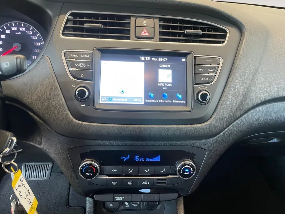 Hyundai i20 1.0 T-GDI Comfort | Automaat | Cruise Control | Climate Control | Camera | Navigatie | LM Velgen |