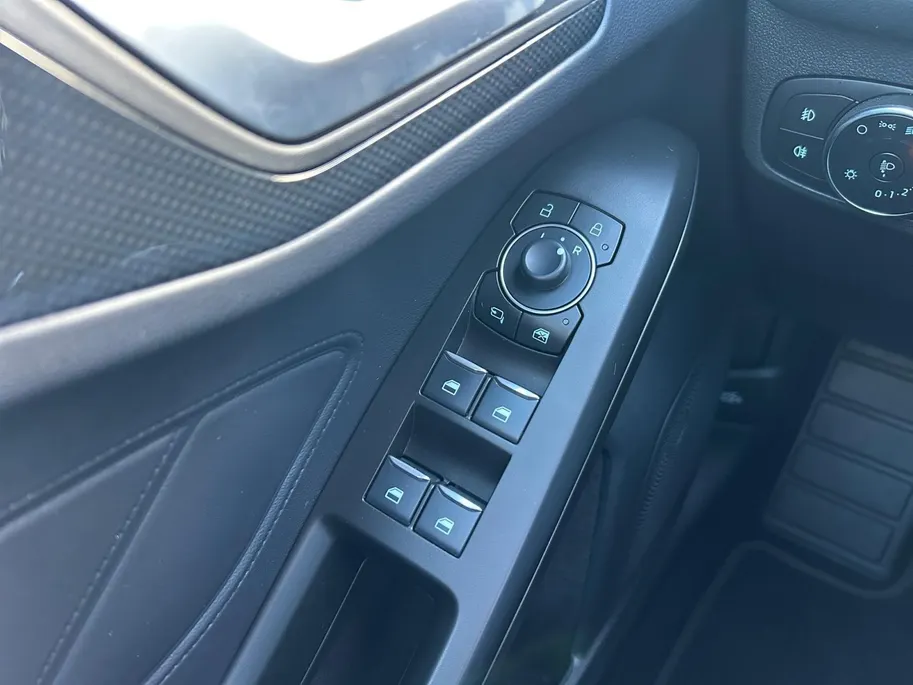 Ford Focus Wagon 1.0 EcoBoost Hybrid ST Line X | Automaat | Schuif/Kantel Dak | B&O Audio | Stoel/Stuur/Voorruitverwarming | Parkeer Camera | Dodehoek Detectie | Apple Carplay/Android Auto |