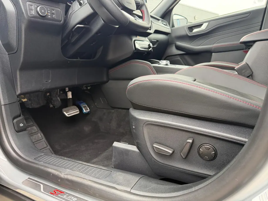 Ford Kuga 2.5 PHEV ST-Line X | Garantie tot 03-12-2027 | AGR-Voorstoelen | Winterpakket | Matrix LED Koplampen | Adapt. Cruise Control | BLISS | 360 Graden Camera | Elektrisch verstelbare Voorstoelen | HUD