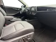 Kia Niro EV ExecutiveLine 64.8 kWh | Meest luxe uitvoering | Head up display | Stoelverwarming en ventilatie | Schuif/ Kantel dak | Cruise Control Adaptief | Carplay | Fabrieksgarantie t/m 4-2032 | NAP