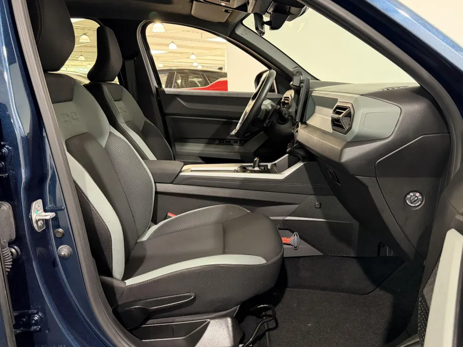 Dacia Bigster 1.8 - 155PK Hybrid Extreme Automaat | 1e eigenaar | 360 Camera | Adaptive Cruise Control | Apple CarPlay/Android Auto | Schuif/Kantel Dak | Lichtmetalen Velgen | Digital Cockpit | Full LED |