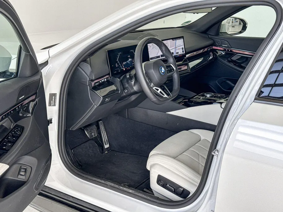 BMW i5 Touring eDrive40 Innovation Pack M Sportpakket Pro
